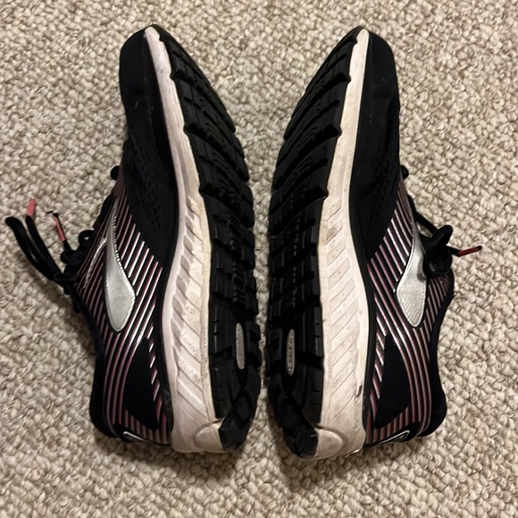 Brooks Addiction 14 SZ 8.5 shoes. Great condition. - Picture 4 of 8